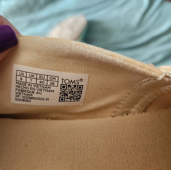 TOMS "Beach" alpargata slip-ons - Picture 3 of 3